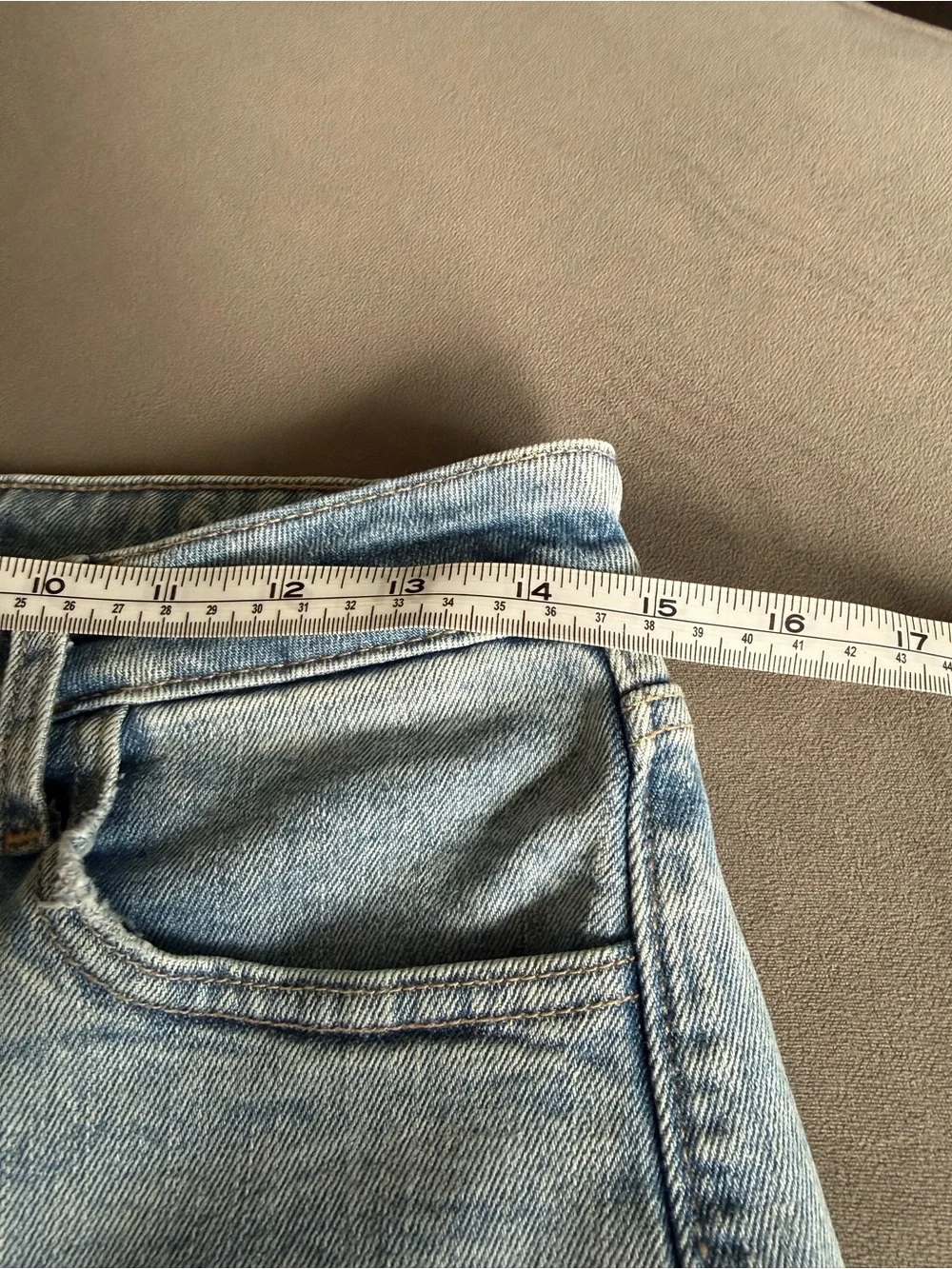 Old Navy Light Blue High-Waisted Baggy Jean Shorts size 4
